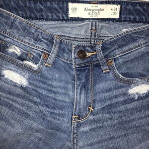 NWOT Abercrombie distressed jeans